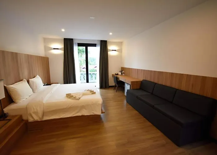 Lot 33 Boutique Hotel