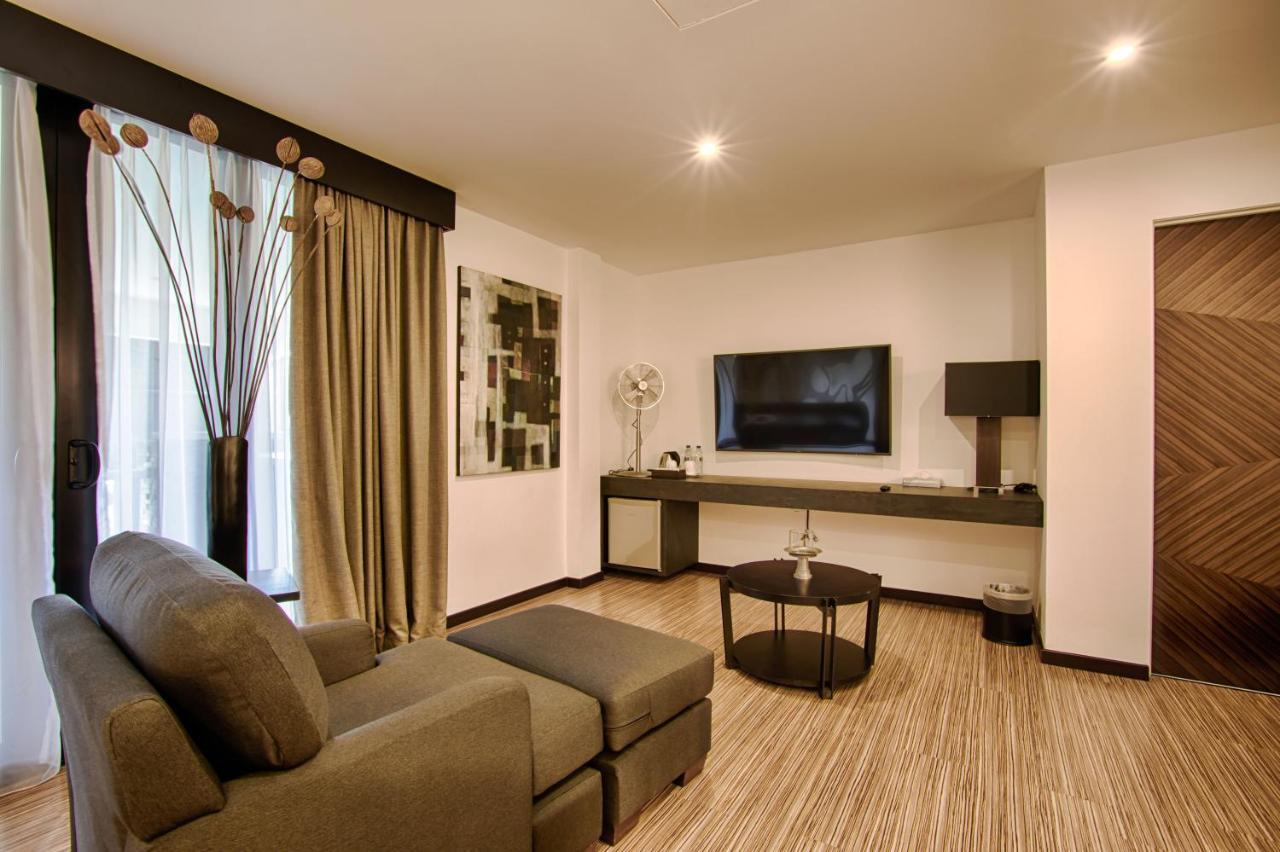 Lot 33 Boutique Hotel