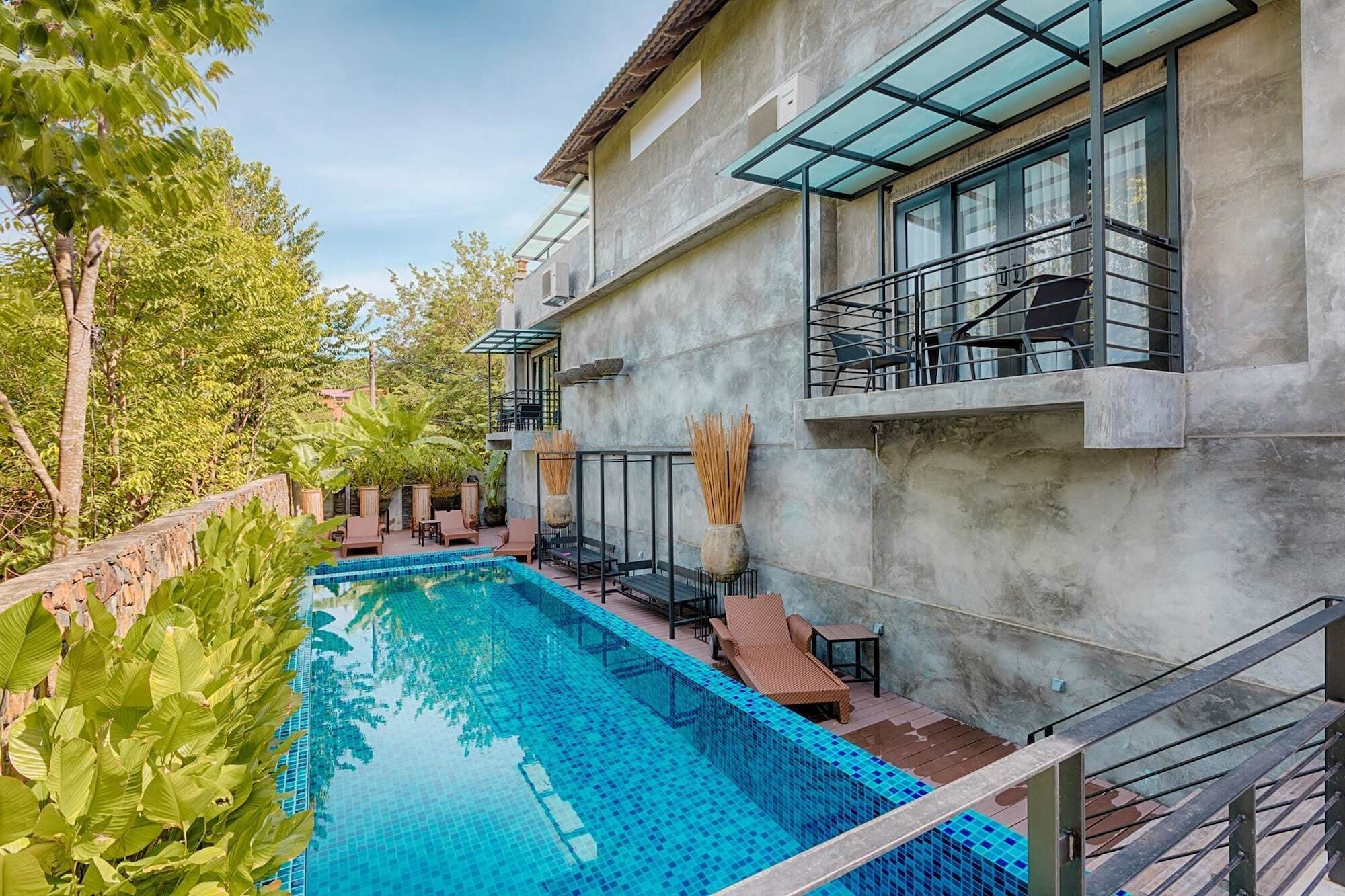 Lot 33 Boutique Hotel